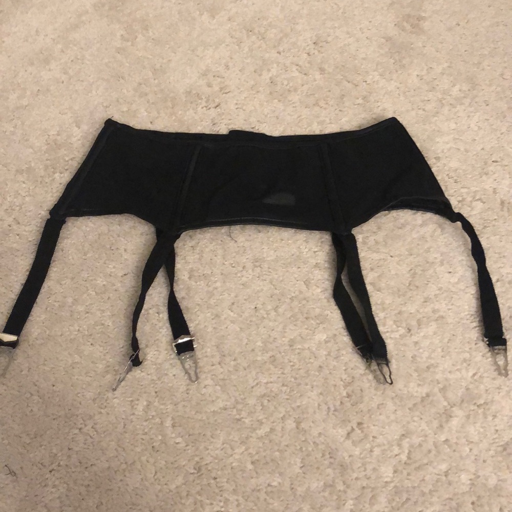 Garter belt